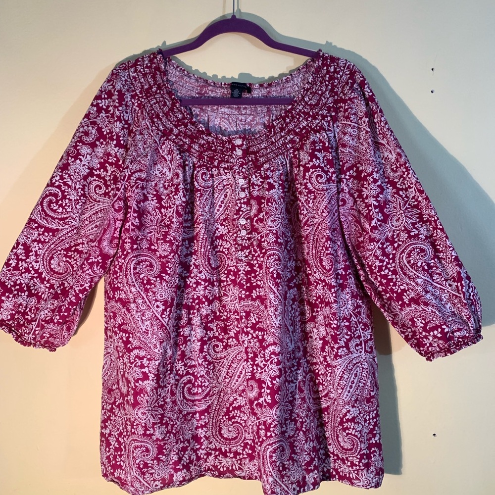 Tunic with elastic neckline and cuffs.EUC